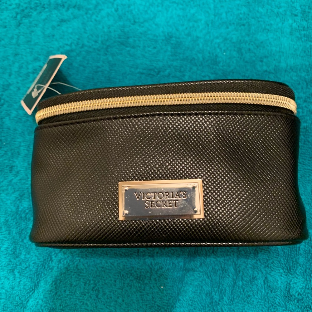 Victoria’s Secrets Jewelry Case
